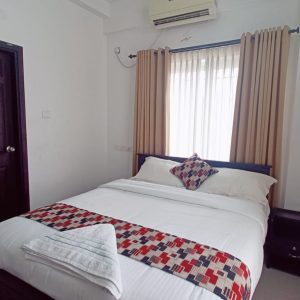 1 SEMI SUIT ROOM