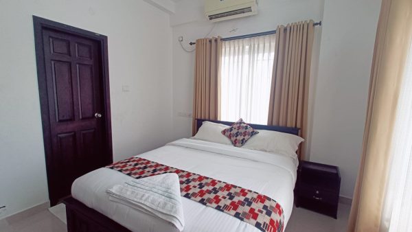 1 SEMI SUIT ROOM